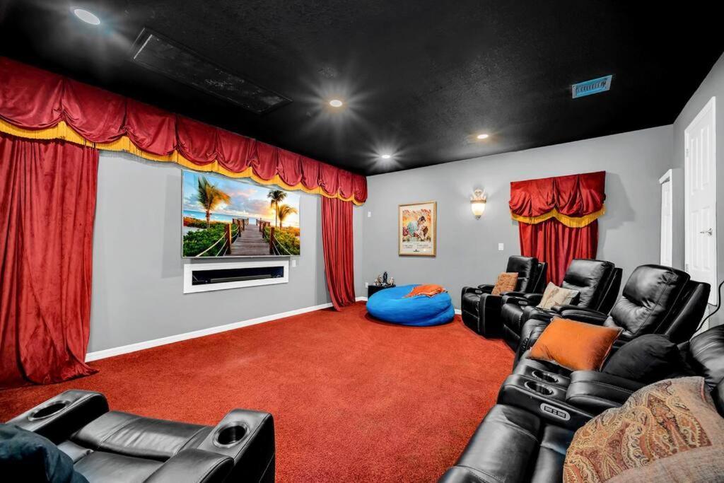 Beautiful 6br Near Villa